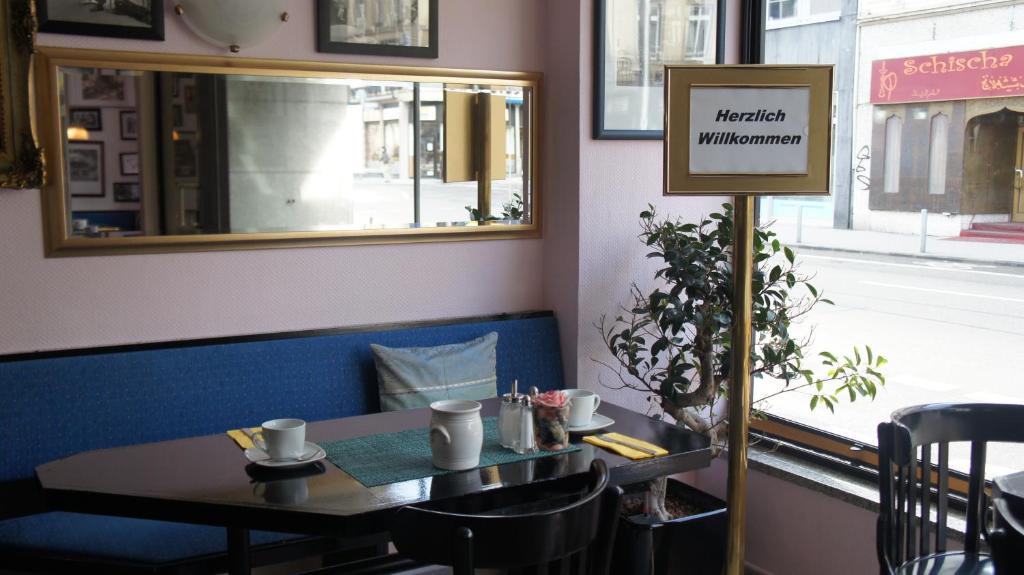 Hotel Jaegerhof Wiesbaden Exterior photo